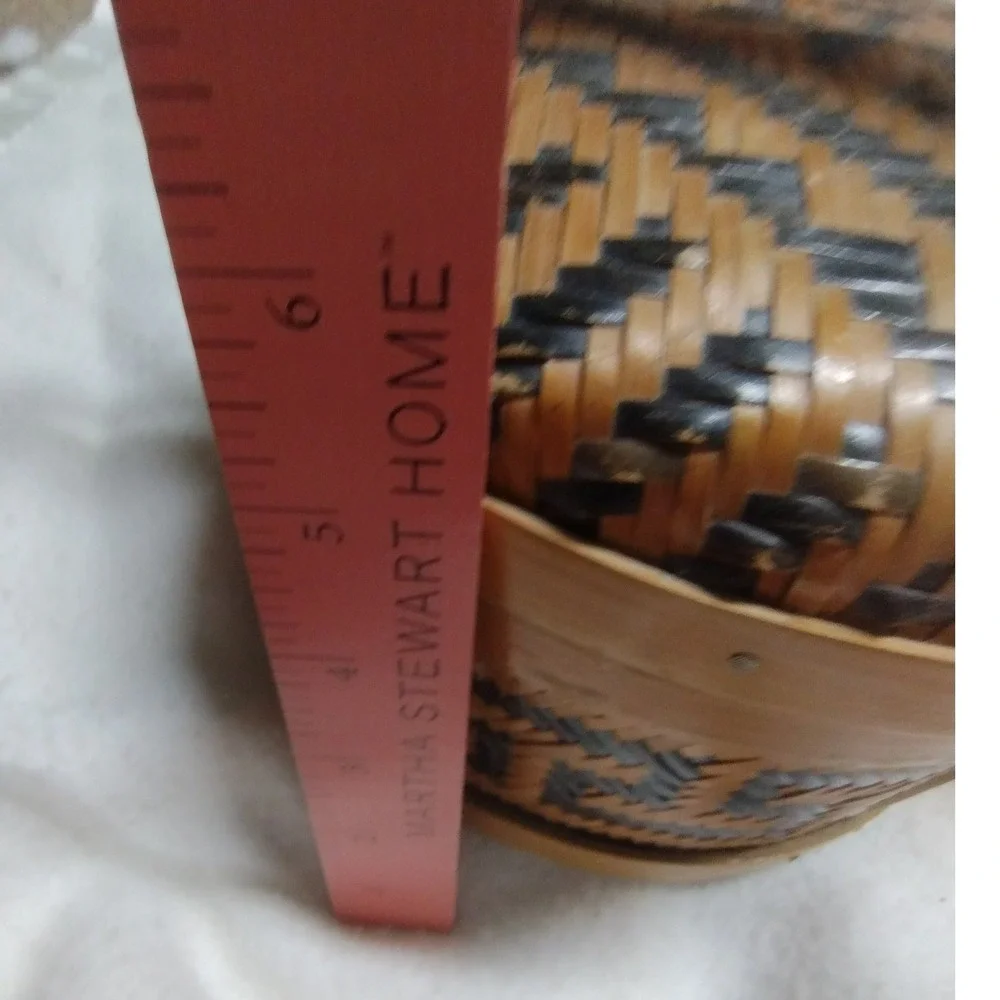 Vintage‎ Handwoven Bamboo Basket with Lid Handle Woven Trinket Sewing Box